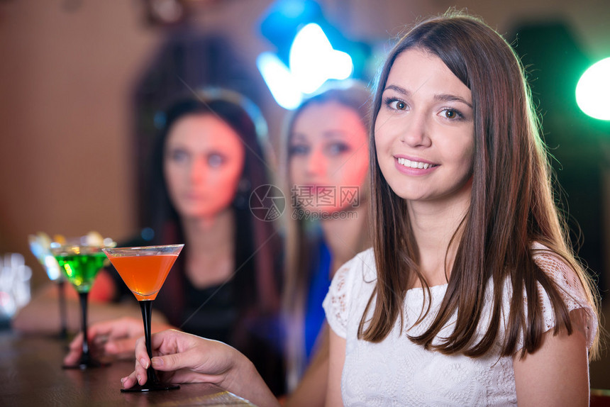 派对庆祝活动朋友单身女郎和生日概念图片