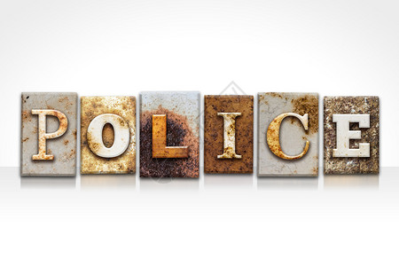 POLICE这个词以生锈的金属纸质印刷形式写在白高清图片