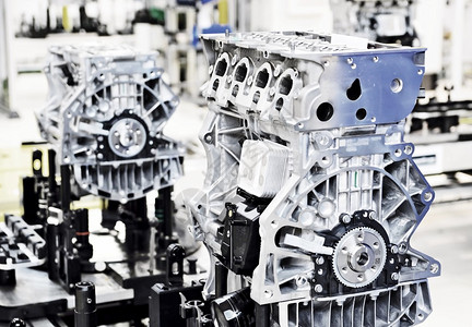 汽车厂发动机制造生产线单图片
