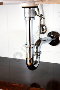 浴室中的水池虹吸管或水槽排水管高清图片