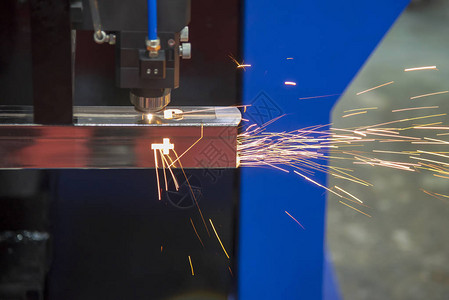 数控光纤激光切割机用火花光切割不锈钢方管或子现代图片
