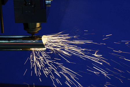 CNC光纤激光切割机用火花光切割钢管来自光纤激光图片