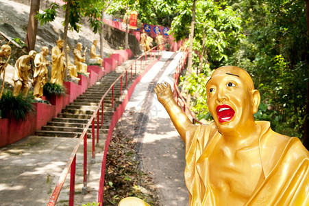 香港万佛寺院的金色佛像图片