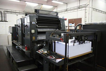不同的印刷胶印机和多印设备背景