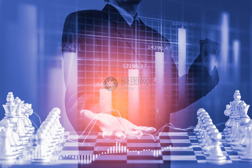 数字股市金融和国际象棋背景的商人LED上的数字业务和股市金融双重曝光国际象棋商业战略和图片