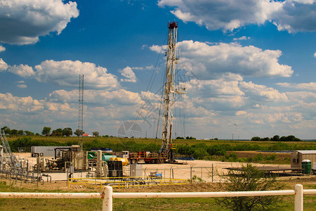 石油和天然气设施图片