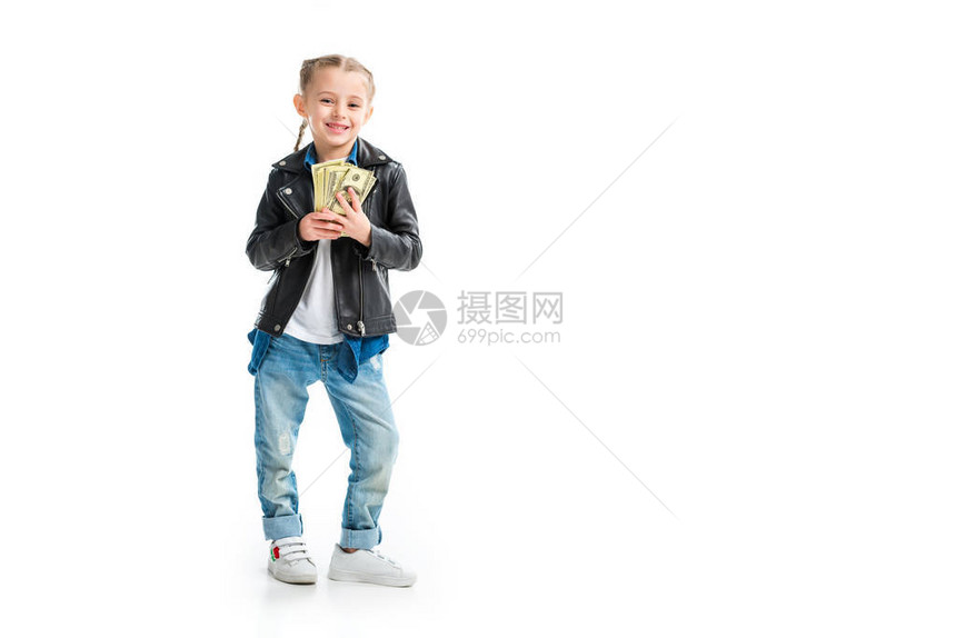 穿着皮夹克的快乐小孩拿着白纸钞图片