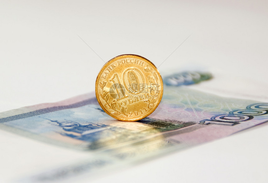 钞票上的单枚硬币图片