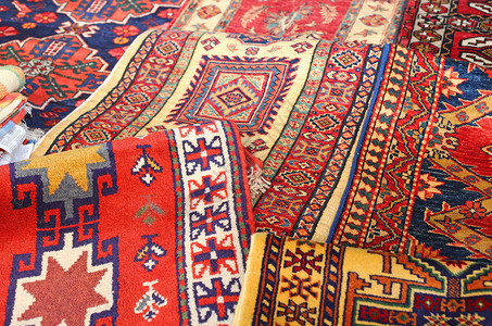 中东手工制作的珍贵古代羊毛地毯图片