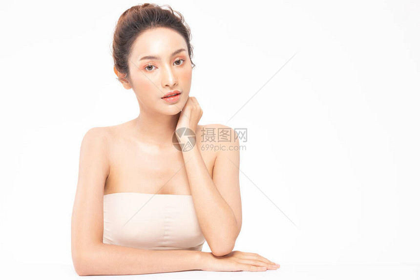 美丽的亚洲女肖像脸与自然皮肤和皮肤护理健康的头发和皮肤关闭面部美容肖图片