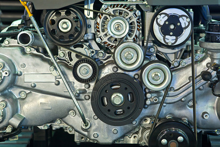 强大的引擎现代汽车的特写镜头图片