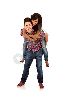 年轻快乐的拉廷情侣一起玩游戏在白色背景下图片