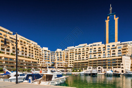 关于马耳他圣朱利安现代建筑群背景图片