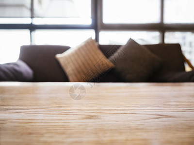 桌面沙发和枕头家居室内装饰图片