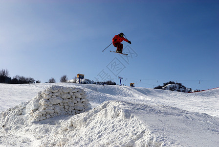极限滑雪飞行图片
