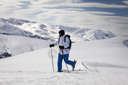 跨国滑雪者图片