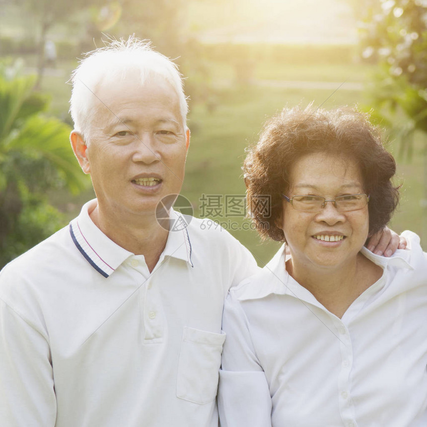 亚洲健康老人的肖像图片
