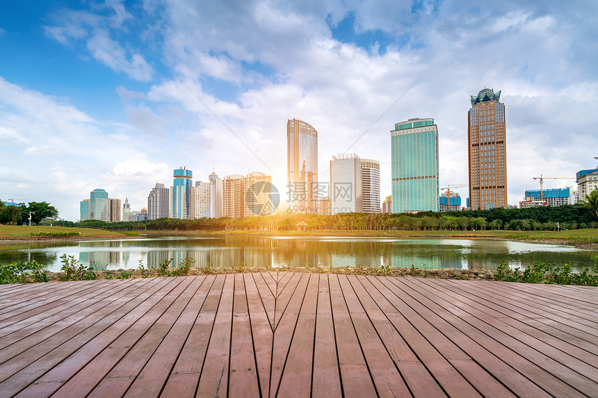 海口城市景观湖边高楼图片