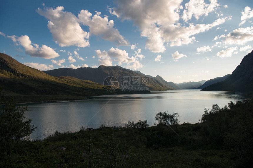 挪威约顿海宁公园Besseggen山脊图片