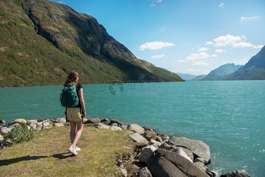 旅行者在挪威Jotunheimen公园参观G图片