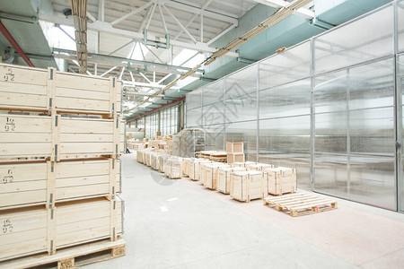 工厂内的大型现代化仓库图片