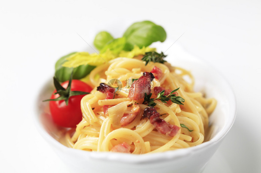 意大利面食Spaghettiallacar图片