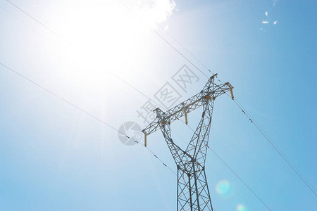 高电压输电塔或电塔电象网和配电背景图片