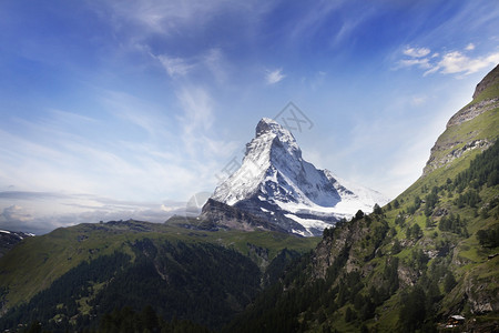 马唐是位于瑞士和意大利边界的平尼阿尔卑斯高清图片