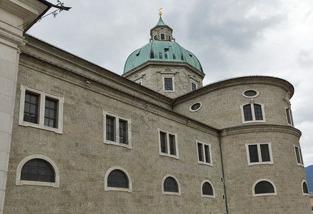 著名的萨尔茨堡大教堂图片