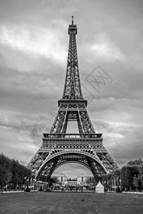 从法国巴黎的PampdeMars观看的LaEiffel旅图片