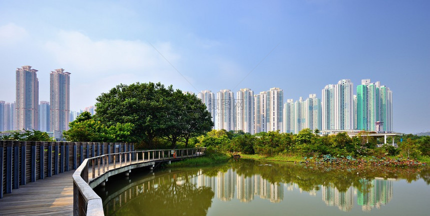 香港湿地公园上方的高楼公寓校对P图片