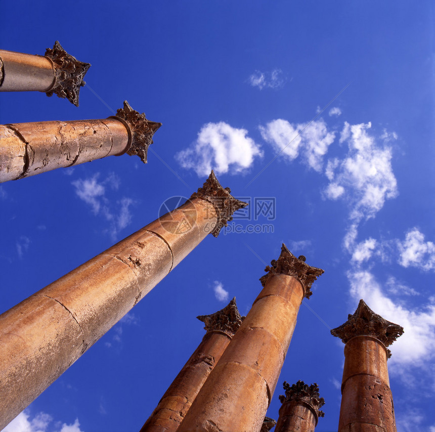 约旦Jerash的Artemis寺庙科林图片