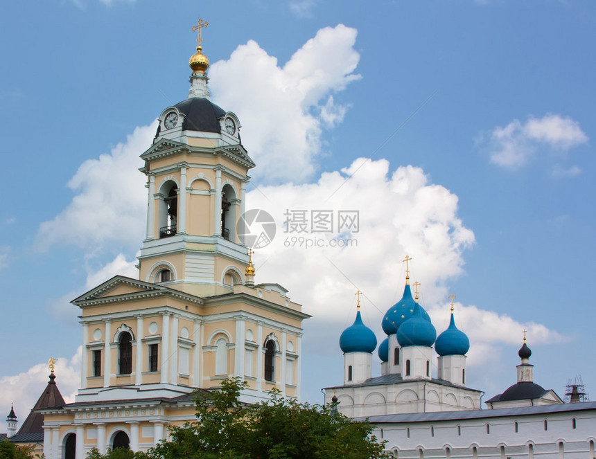 维索茨基修道院是一座有围墙的俄罗斯东正教修道院图片