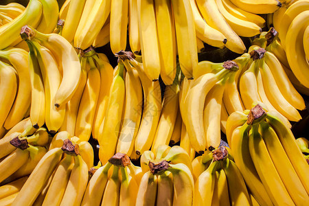 美丽的新鲜香蕉图片