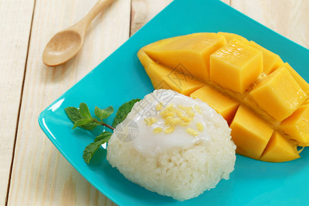 泰国流行的传统甜点是木本底的芒图片