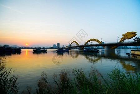 越南岘港龙河大桥荣桥图片