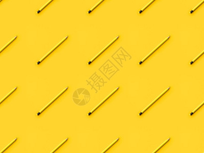 一组四色铅笔用黄色图片