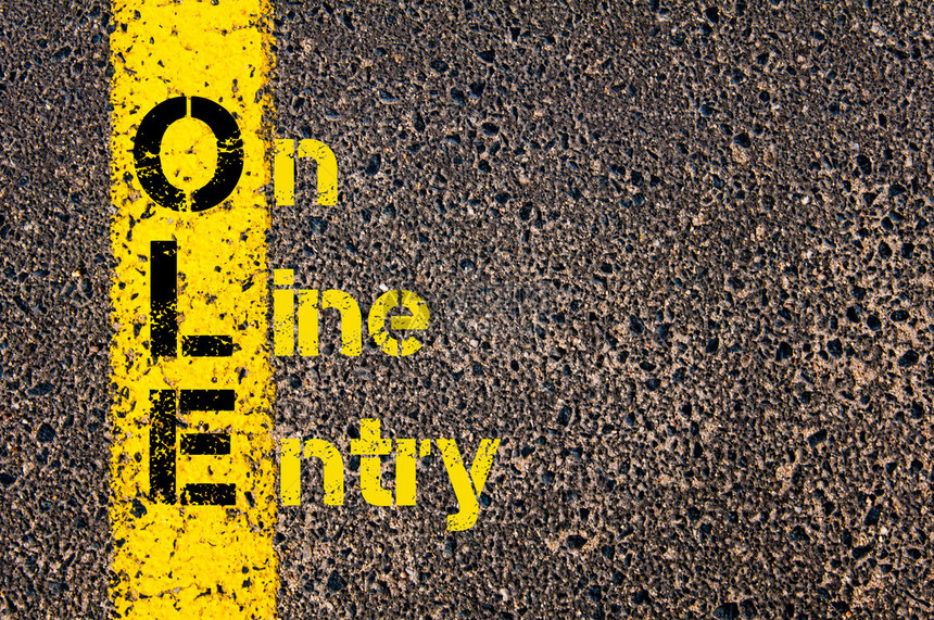 在标有黄油漆线的公路上写下会计业务缩写OLEOnLine条图片
