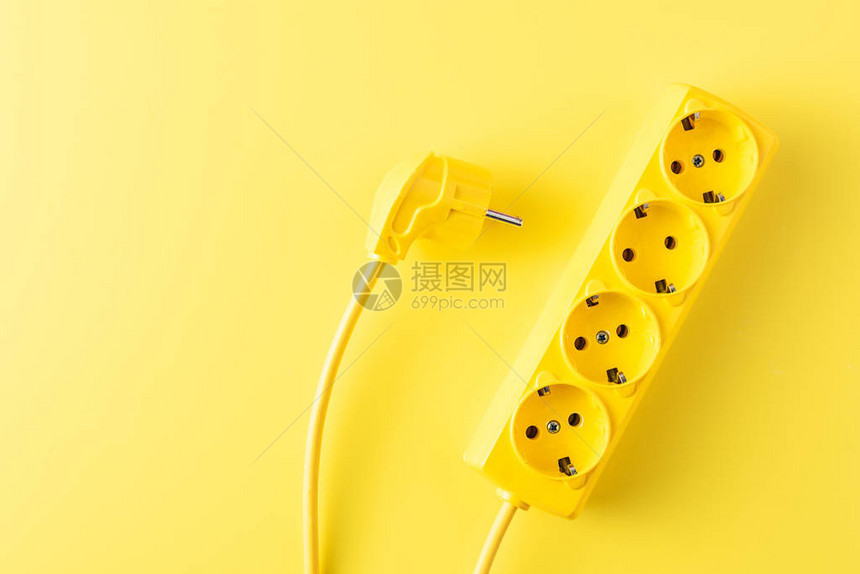 黄色套接字插件和插入黄色背图片