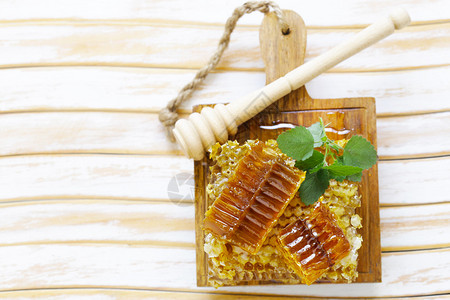 天然有机蜂蜜木图片