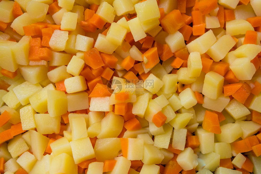 煮土豆和胡萝卜的土豆和胡萝卜混图片