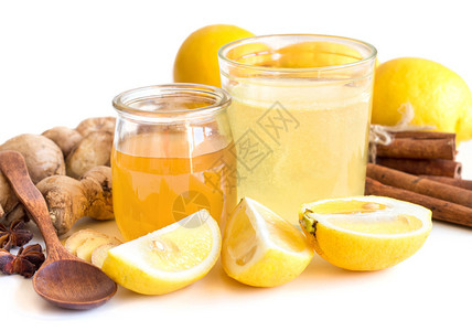 蜜蜂柠檬姜汤水和以白图片