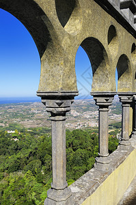 葡萄牙辛特拉Pena宫的阿拉伯式阳台拱门图片