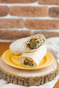 Shawarma用黄色盘子图片