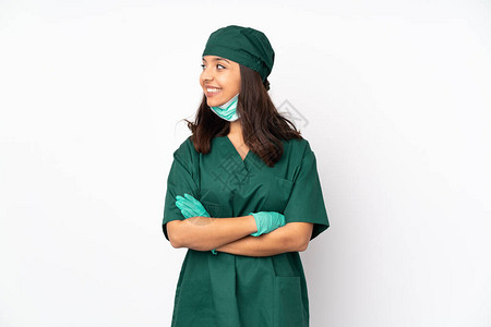 身着绿色制服的外科女医生图片