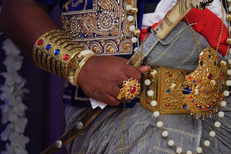 传统的斯里兰卡新郎婚礼服装斯里兰图片