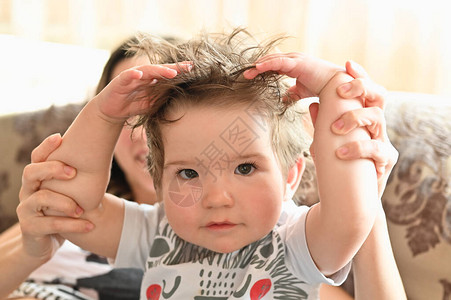 1至2岁儿童1至2岁长着毛发的快图片