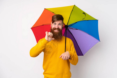 长胡子红头发的红头人拿着雨伞在孤立的白人背景上图片