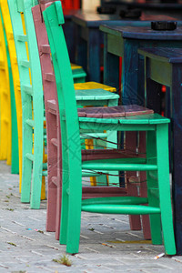 相邻的椅子多彩的椅子安图片