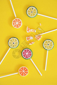 美味甜的棒糖水果如柠檬柠檬或西瓜以图片